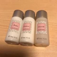 ジルスチュアート トラベルセットのサムネイル