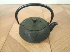 【未使用】南部鉄器 及春鋳造所 急須 松 0.3L 茶こし付のサムネイル