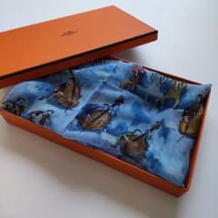 エルメス シルク シフォン スカーフ ガヴロッシュ カレ45 コンチェルト 青 エルメス シルク シフォン スカーフ ガヴロッシュ カレ45 コンチェルト
