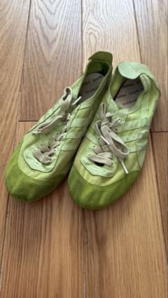 Light green suede sneakers by Frapbois