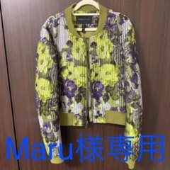 BCBG MAXAZRIAの花柄ジャケットSサイズのサムネイル