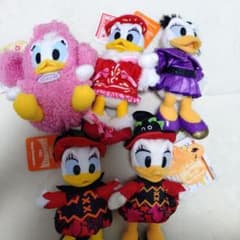 ディズニー デイジー ぬいぐるみバッジ ディズニー デイジー ぬいぐるみバッジ まとめ売り セット - メルカリ
