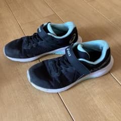 アシックスシューズのサムネイル