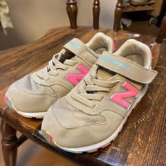 New Balance キッズ スニーカー ベージュ ピンクのサムネイル