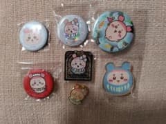 ちいかわ　古本屋　カニちゃん　缶バッジ　アクリルスタンドなどのサムネイル