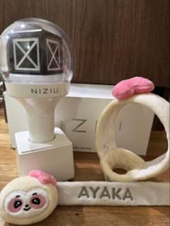 NiziUアヤカ】ペンライト ペンライトカバー パッチンバンド - メルカリ