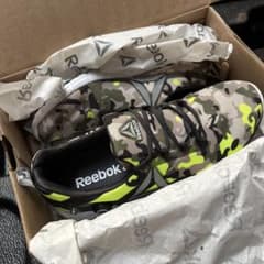 新品未使用　Reebok ZPUMP スニーカー カモフラージュ 蛍光イエローのサムネイル
