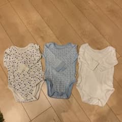 ユニクロ ロンパース 肌着のサムネイル