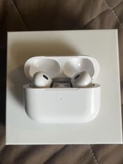 AirPods Pro 第二世代　本体と充電ケーブル 箱ありのサムネイル