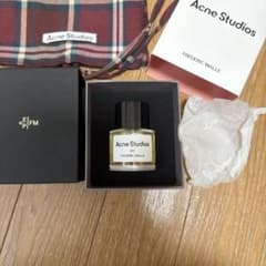 Acne Studios Frederic Malle 香水のサムネイル