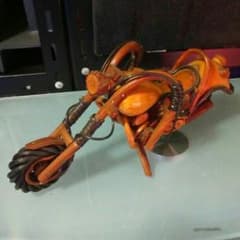 木製のバイクの置物のサムネイル