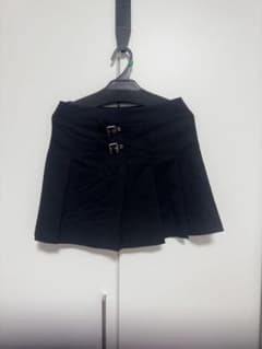 H&M プリーツスカート ブラック バックル付きのサムネイル
