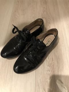 ミュウミュウ　miumiu  エナメルレースアップシューズ 35のサムネイル