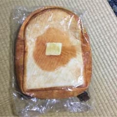 まるでパンみたいなリュックのサムネイル