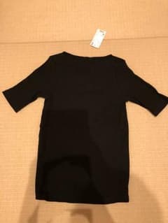 新品 ユニクロ トップスのサムネイル