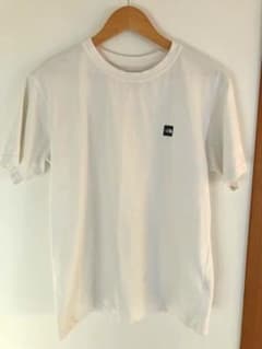 THE NORTH FACE ホワイト Tシャツのサムネイル