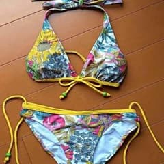 水着 ビキニのサムネイル