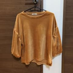 Shelney ベロア素材 五分袖トップスのサムネイル