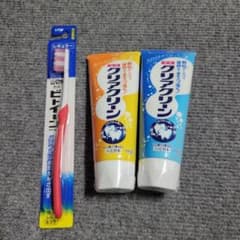 ライオン歯ブラシふつう、花王歯磨き粉クリアクリーンのサムネイル