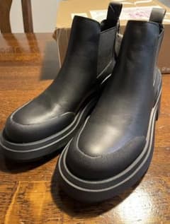 ZARA ザラ　レザーラバートゥアンクルブーツのサムネイル