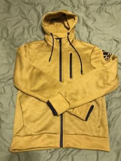 美品！値下！✨adidas climaheat パーカー✨のサムネイル