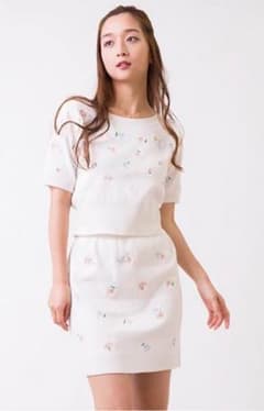 CECIL McBEE 小花刺繍ニットアップのサムネイル