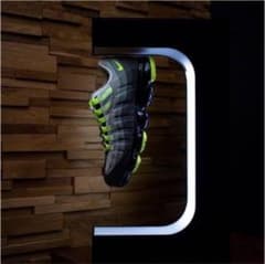 磁気浮遊 スニーカーディスプレイ flyshoes displayのサムネイル