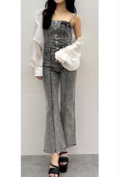 【美品】GYDA BACKリボンデニムロンパースのサムネイル