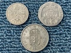 レア品　イギリス　コイン３枚セット　エリザベス２世　旧貨幣のサムネイル