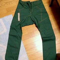 サルエルパンツのサムネイル