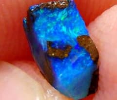 0.75 cts 天然 ボルダーオパール 原石 未研磨 鉱物標本のサムネイル
