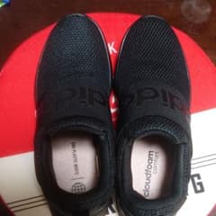 新品 adidasシューズのサムネイル