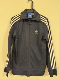 adidasトラックジャケットのサムネイル