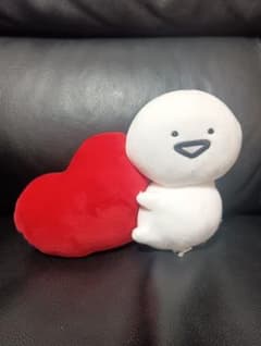 최저가 문구와 함께 하트 봉제 인형