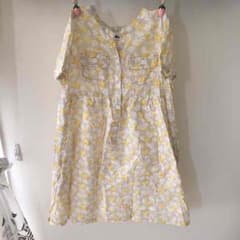 ひだりん様専用！【130】UNIQLO★花柄×ワンピースのサムネイル