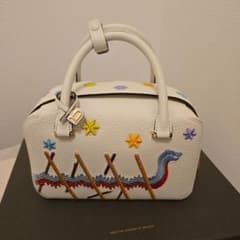 DELVAUX ホワイト刺繍ハンドバッグ 箱付き 新品未使用