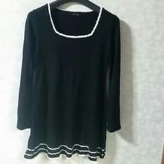 黒のワンピースのサムネイル