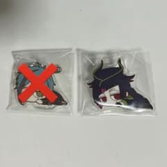 ツイステ だる〜ん アクリルバッジ リリア 寮服のサムネイル