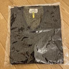 HERMES H柄 Vネック Tシャツ　クリーニング済みのサムネイル