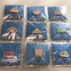 【Ayaka NiziU様 専用】NiziU ピンバッチ ネームプレート セットのサムネイル