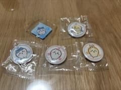 ちいかわ くら寿司 缶バッチ、マグネットのサムネイル