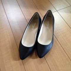 新品パンプスのサムネイル