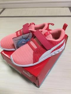 新品未使用  PUMA   スニーカー   16センチのサムネイル