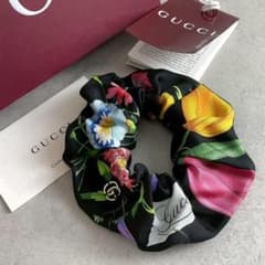 GUCCI グッチ シルク100% シュシュ フローラ、シェリー レディース 未使用級 GUCCI グッチ プリントツイル シュシュ GG シルク フローラ柄