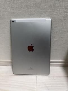 Apple iPad 本体 シルバー - メルカリ