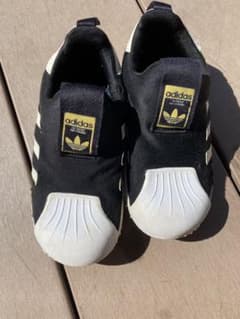 adidas スーパースター　黒のサムネイル