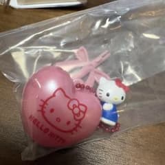 ハローキティ ハート型キーホルダーのサムネイル