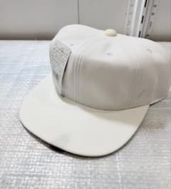 美品　※日本未発売　YOKO ONO ベースボールキャップ ホワイト ☆ZETT ベースボールキャップ8方XO☆ - メルカリ