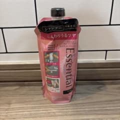 Essential ふんわりうるツヤ髪 シャンプー つめかえ用のサムネイル