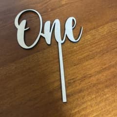 ケーキストッパー　一歳の誕生日「ONE」のサムネイル